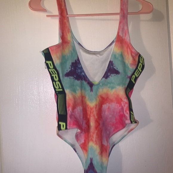 Bodysuits - Picture 2 of 6